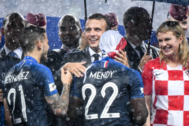 在挫折中不 在挫折中不